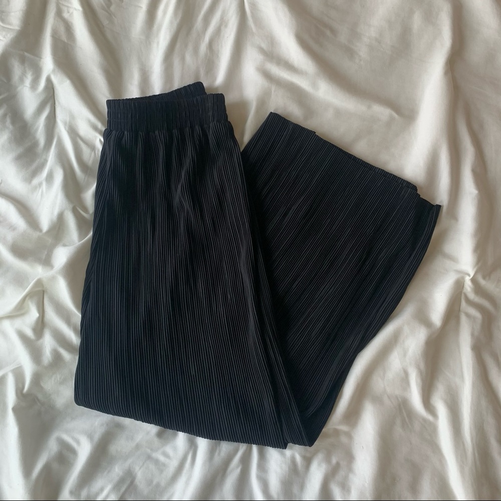 Pleated Black Wide Leg Pants